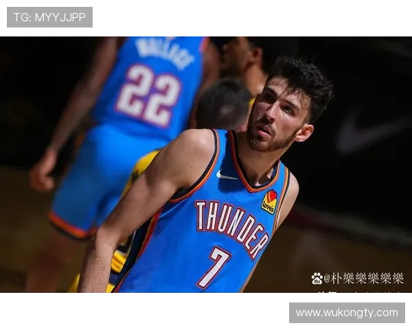 切特·霍姆格伦无球掩护制造错位，内线效率领跑新秀