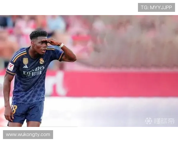 奥雷利安·楚阿梅尼：客串中卫展现多位置战术价值