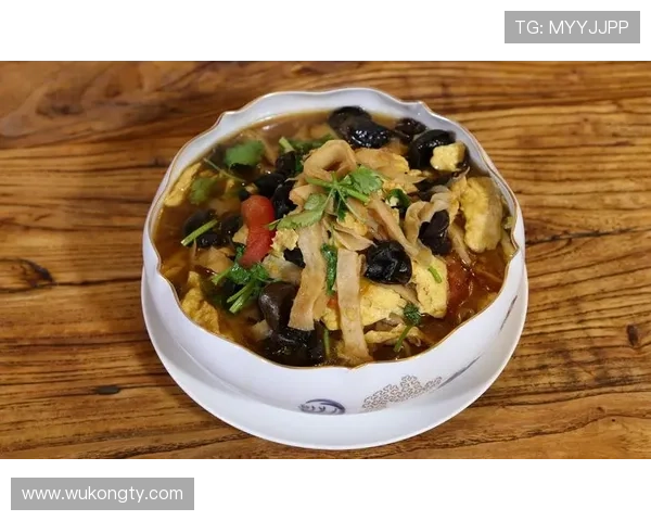 浓眉哥家里请了三个厨师专门管他吃饭？