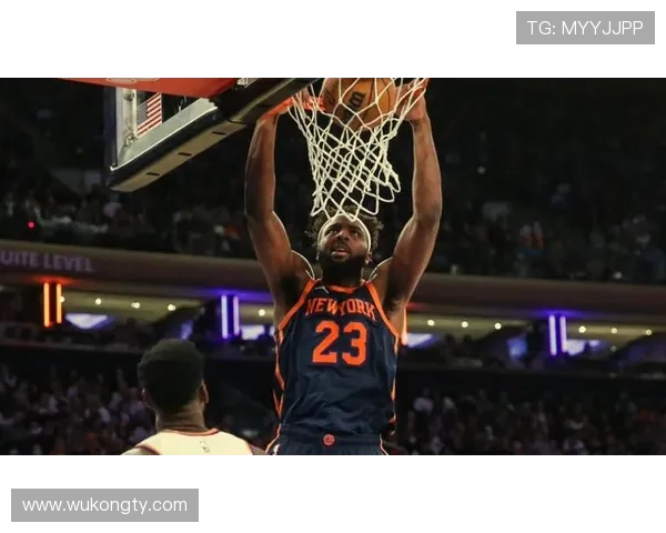 米切尔·罗宾逊无球顺下效率领跑内线，防守覆盖改变禁区生态