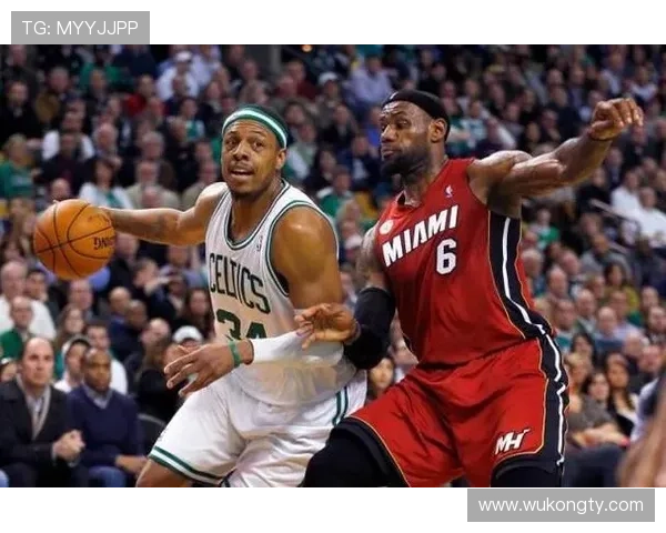 皮尔斯无球跑动拉开空间，关键回合得分结构主导球队进攻