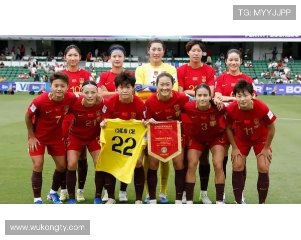 中国女足全队集训重点演练攻防转换战术细节